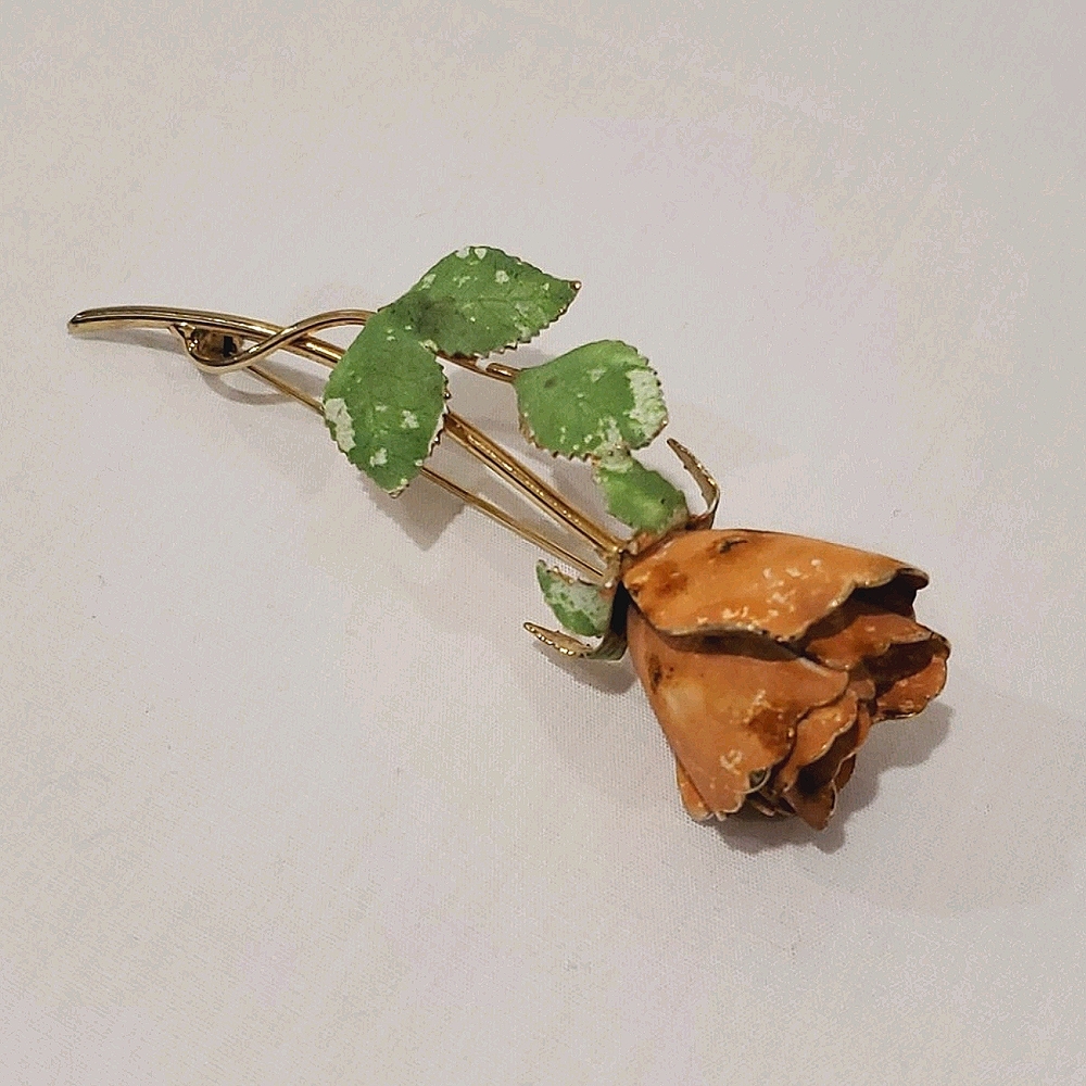 Rustic single pink stemmed rose brooch